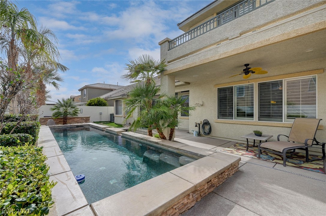 7516 Cliff Peaks Street