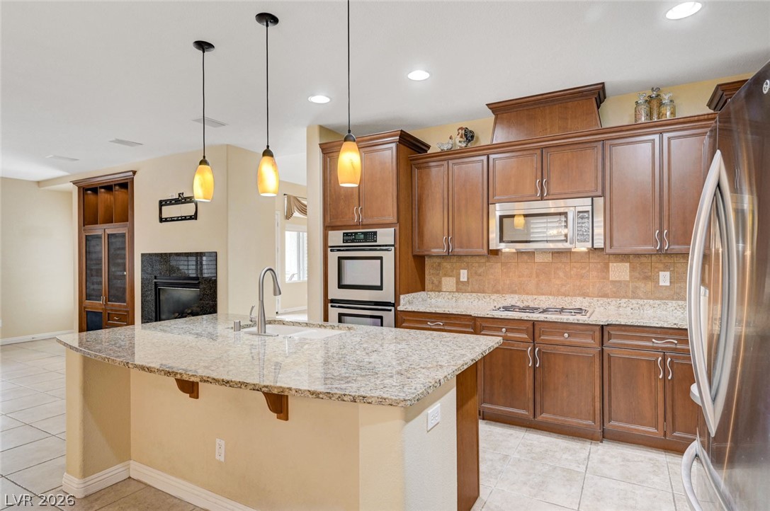 7516 Cliff Peaks Street