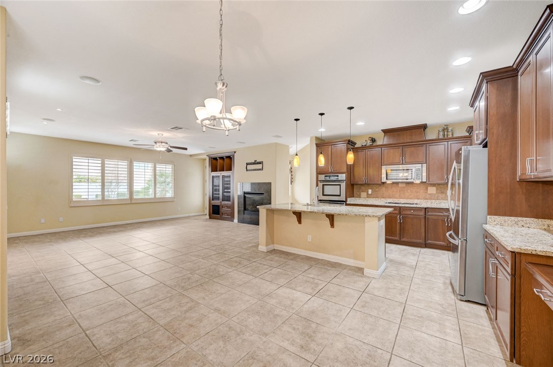 7516 Cliff Peaks Street