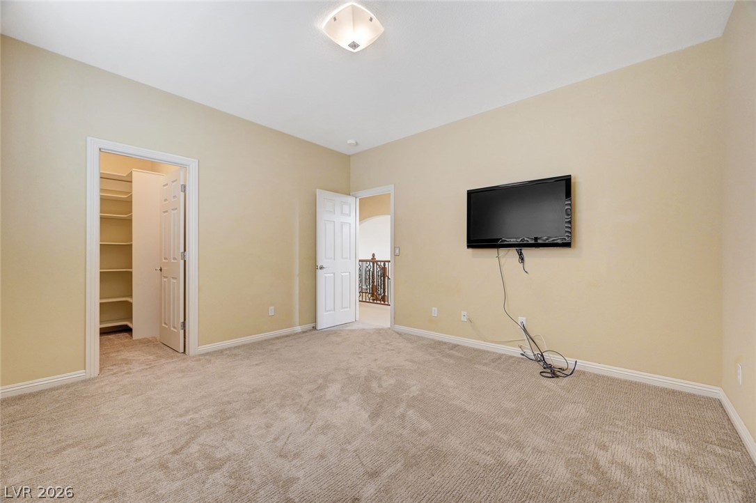 7516 Cliff Peaks Street