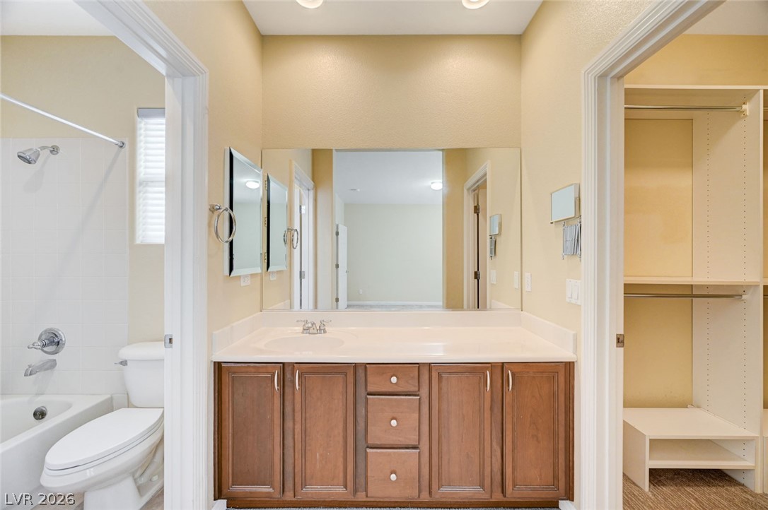 7516 Cliff Peaks Street