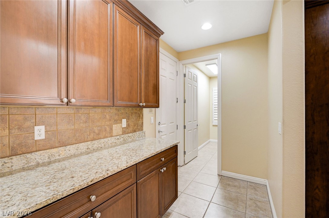 7516 Cliff Peaks Street