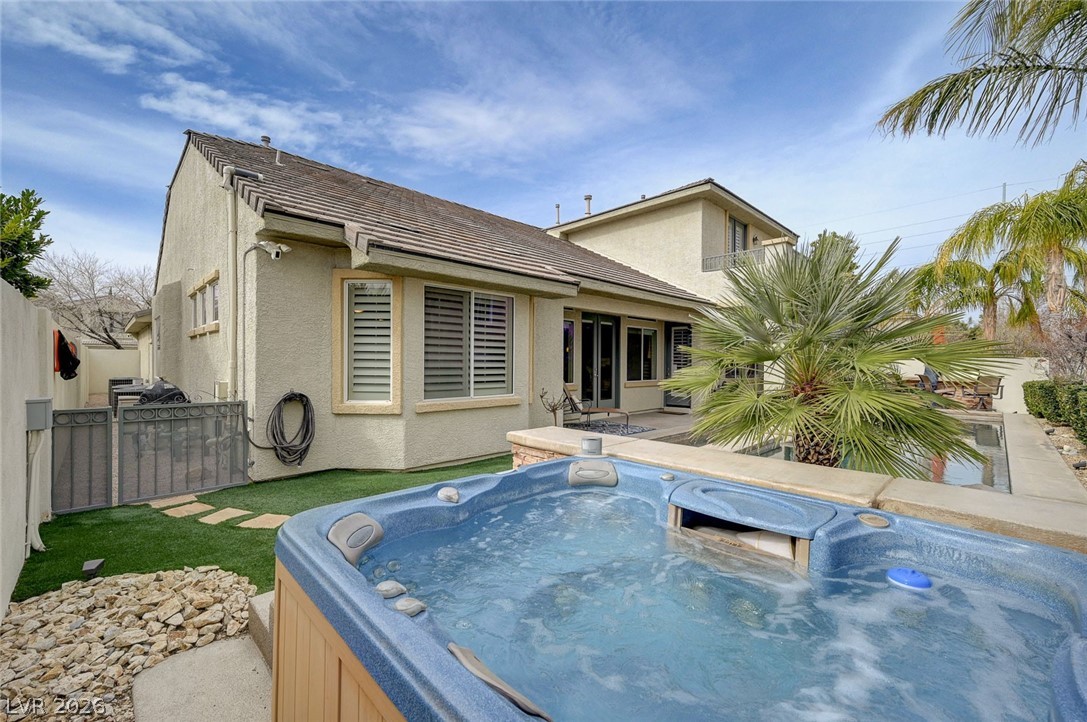 7516 Cliff Peaks Street