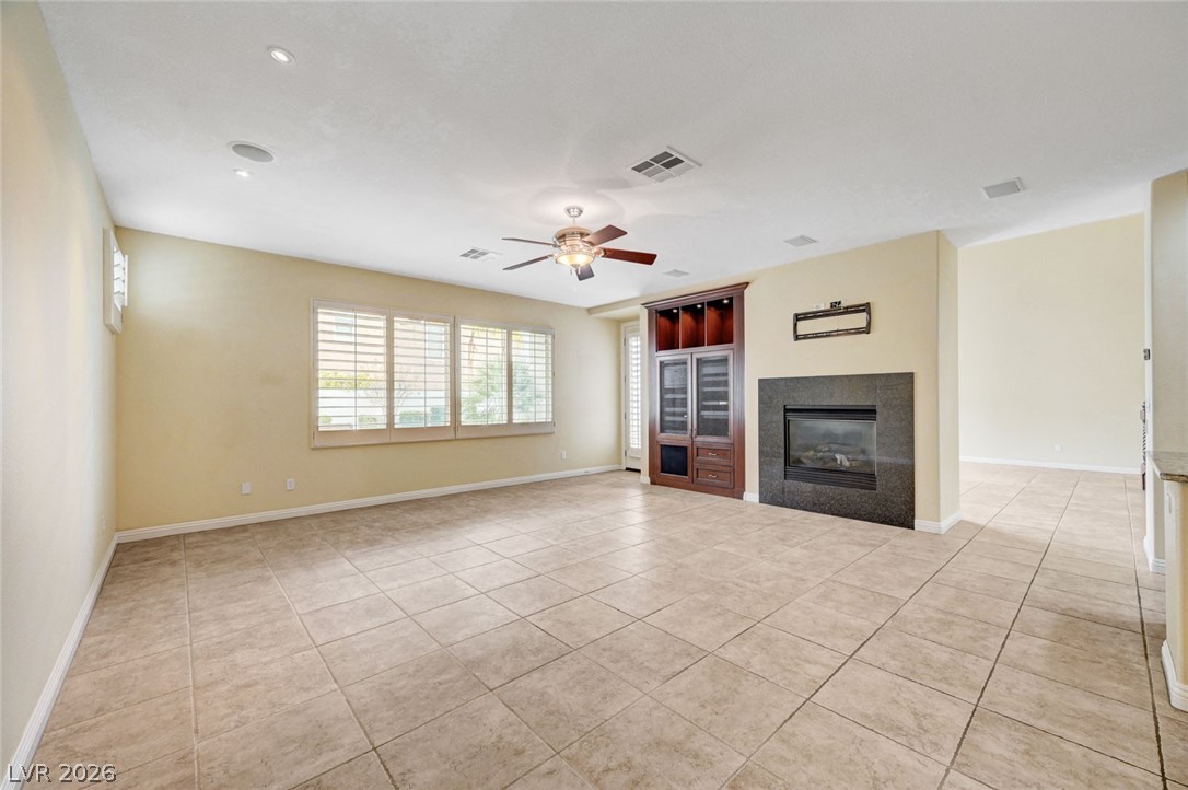 7516 Cliff Peaks Street