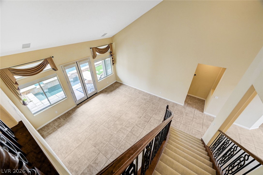 7516 Cliff Peaks Street