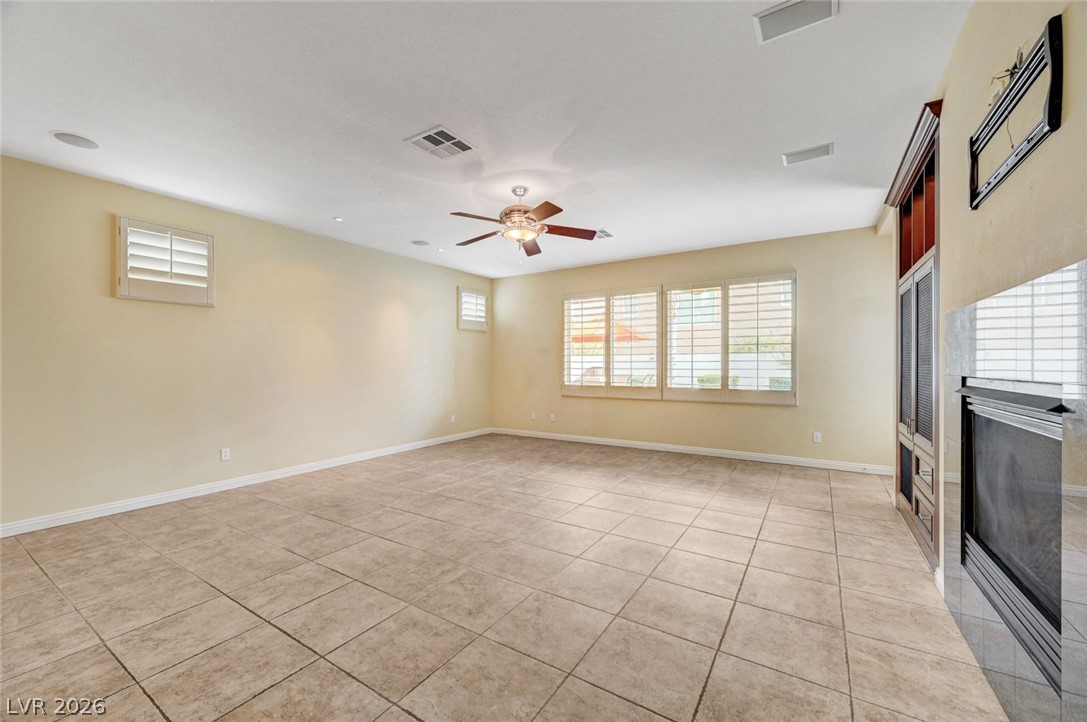 7516 Cliff Peaks Street