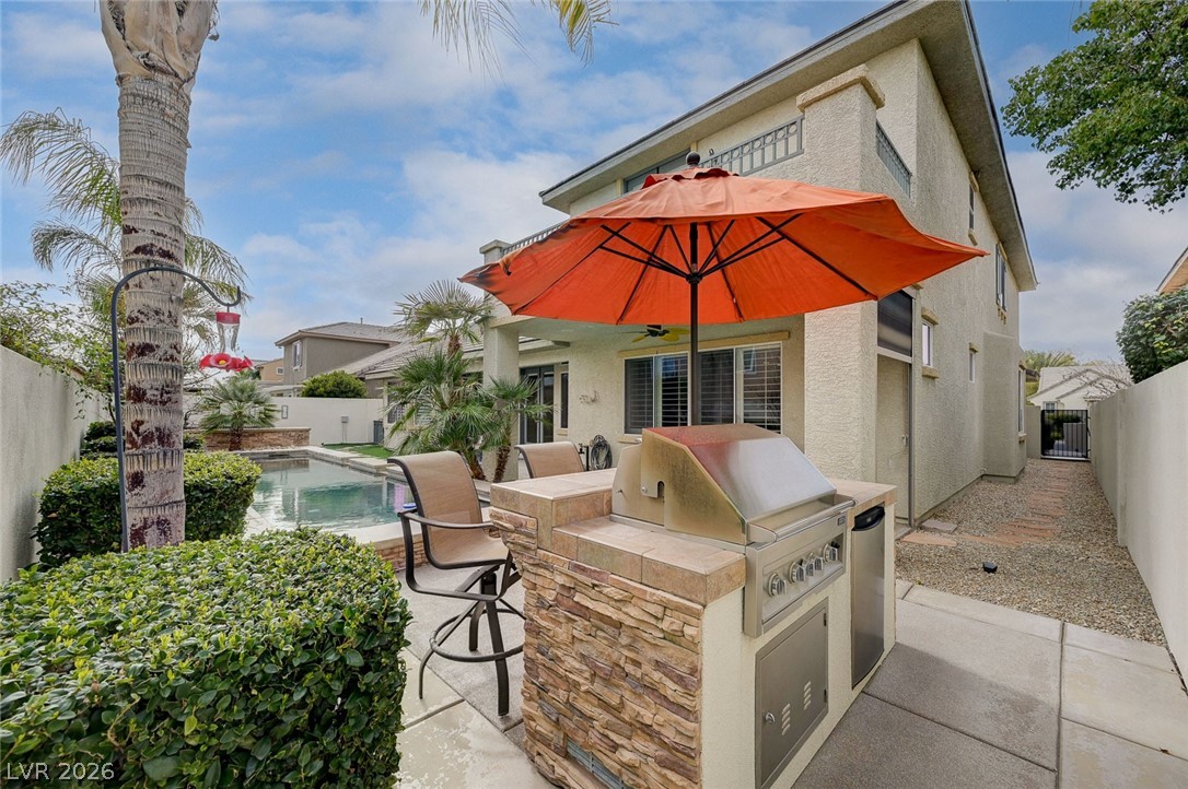 7516 Cliff Peaks Street