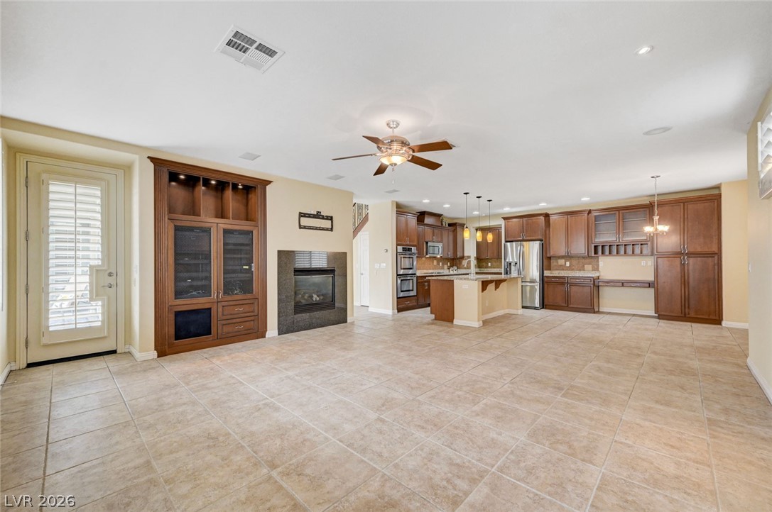 7516 Cliff Peaks Street