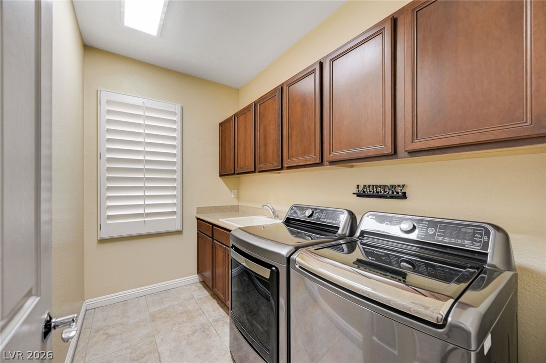 7516 Cliff Peaks Street