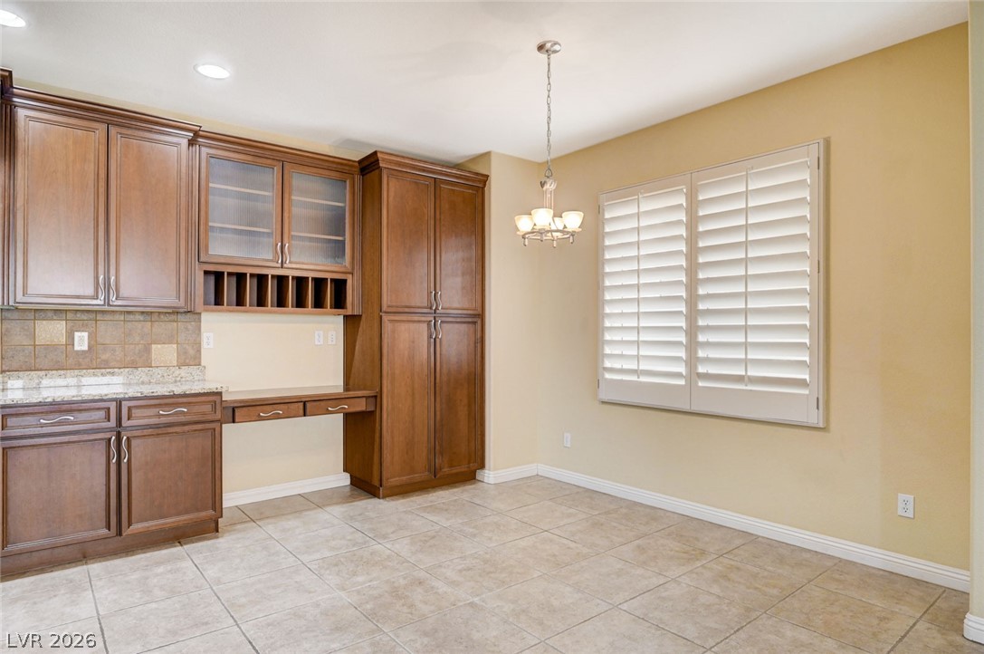 7516 Cliff Peaks Street