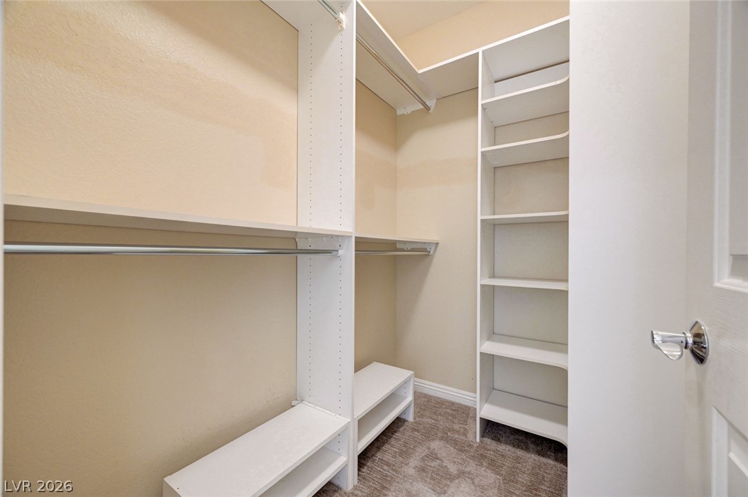 7516 Cliff Peaks Street