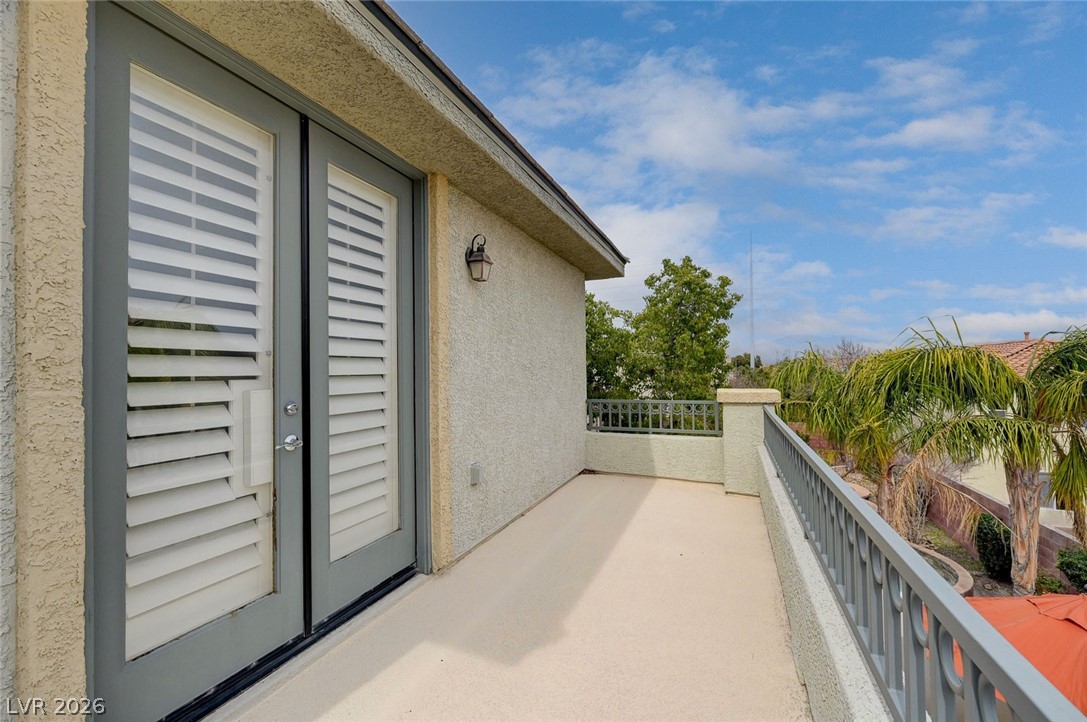 7516 Cliff Peaks Street