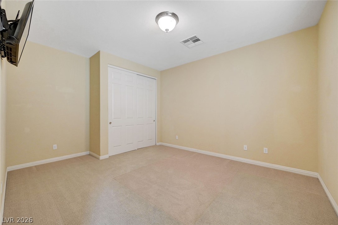 7516 Cliff Peaks Street