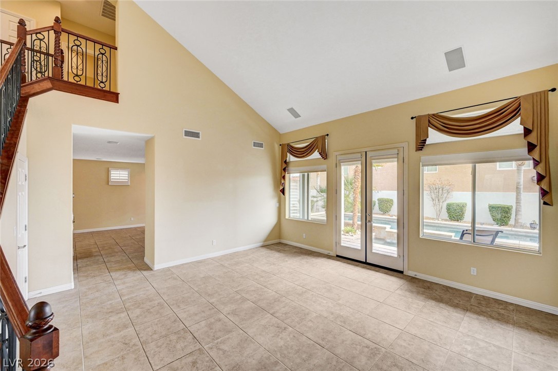 7516 Cliff Peaks Street