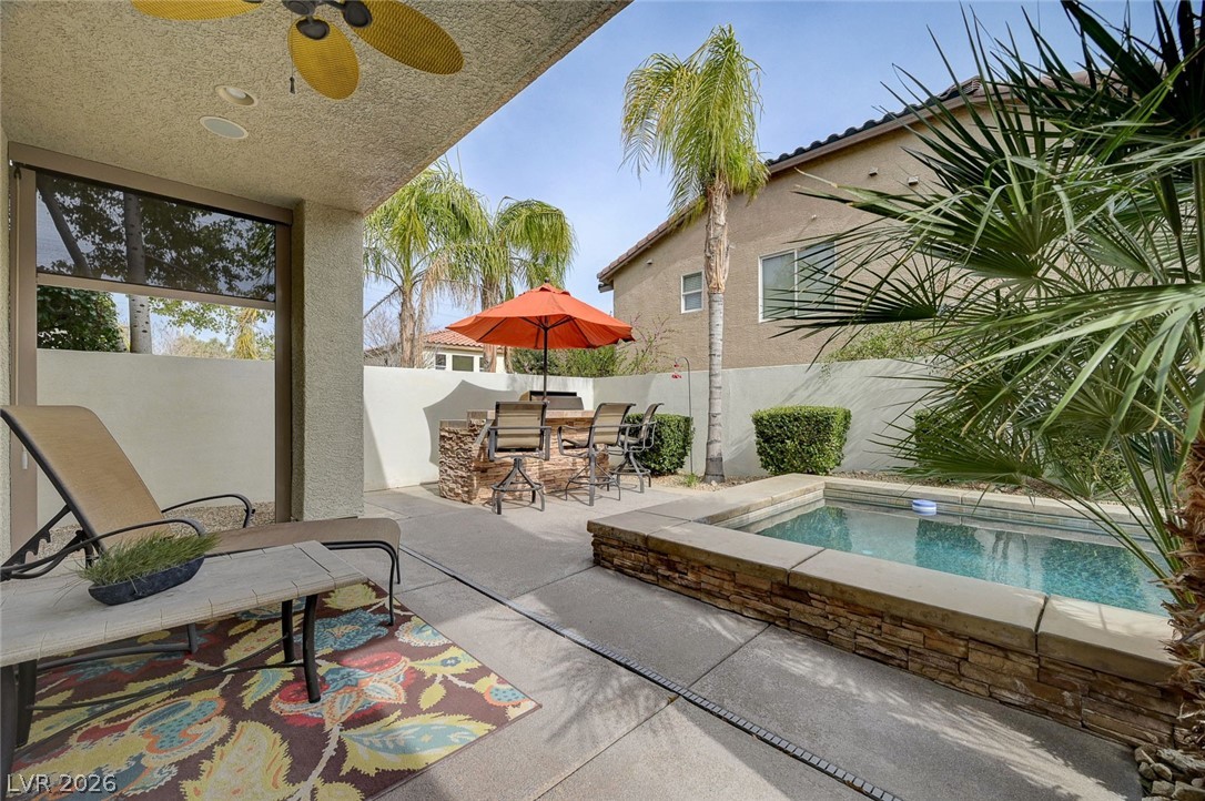 7516 Cliff Peaks Street