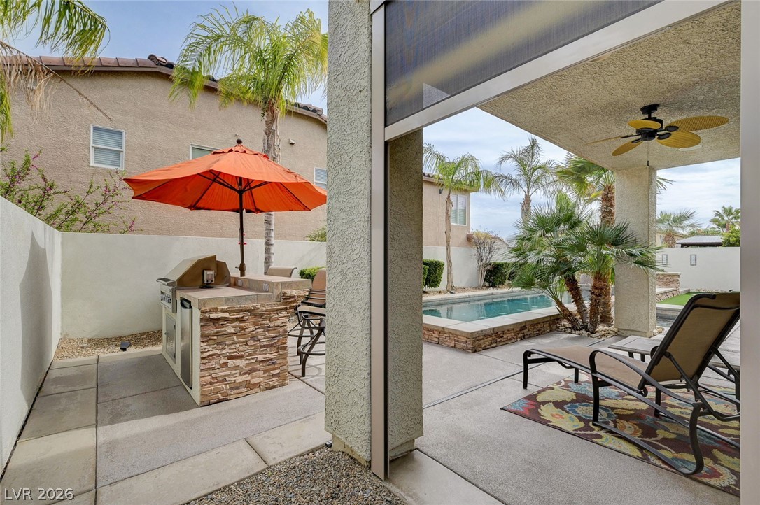 7516 Cliff Peaks Street