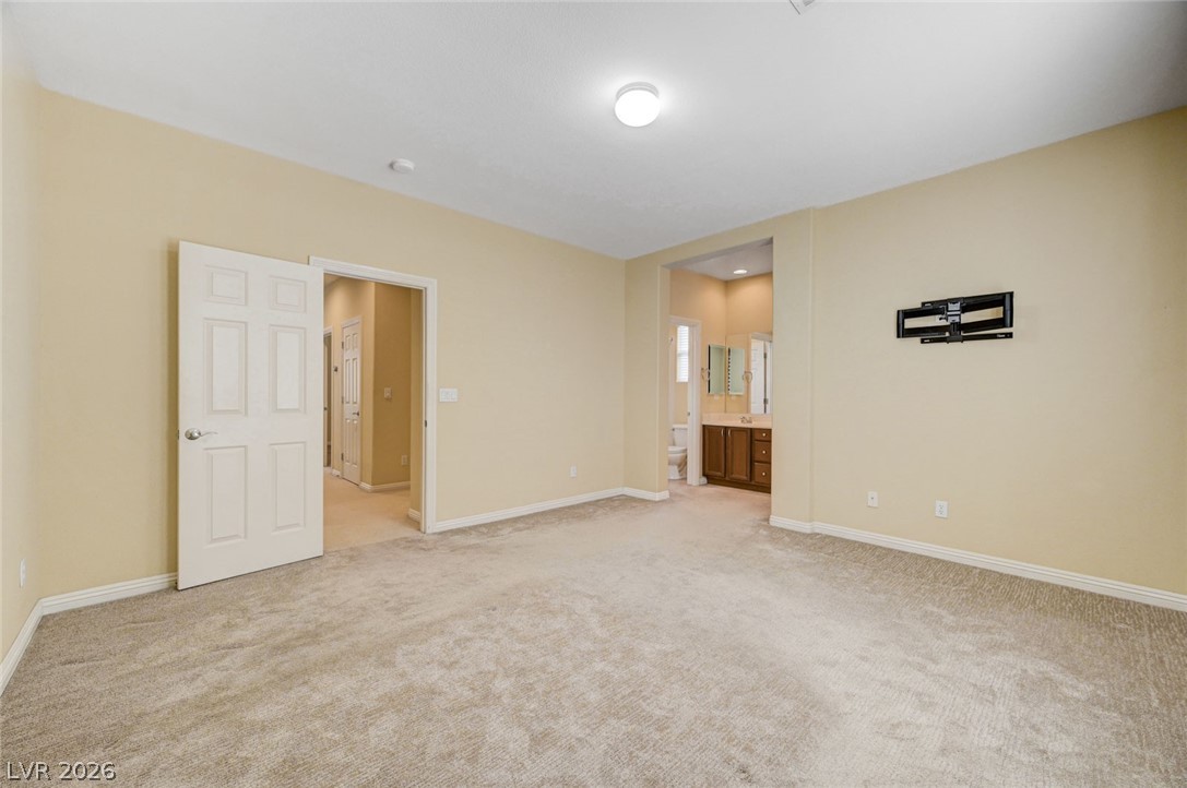 7516 Cliff Peaks Street