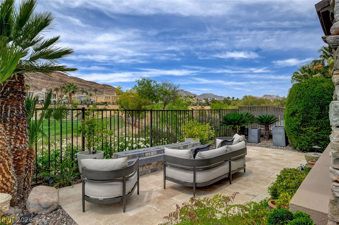 2717 Turtle Head Peak Drive