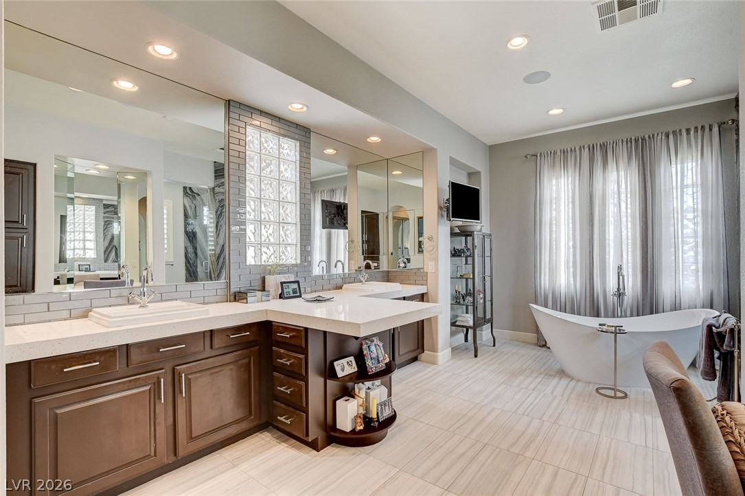 2717 Turtle Head Peak Drive