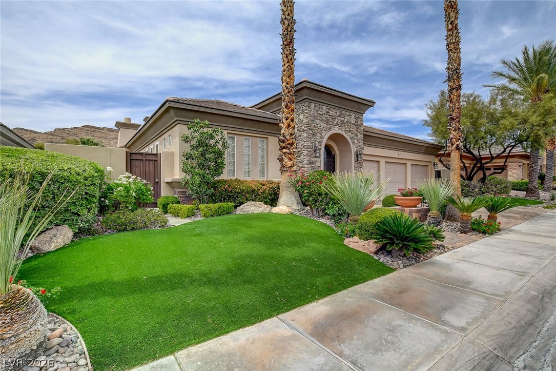 2717 Turtle Head Peak Drive