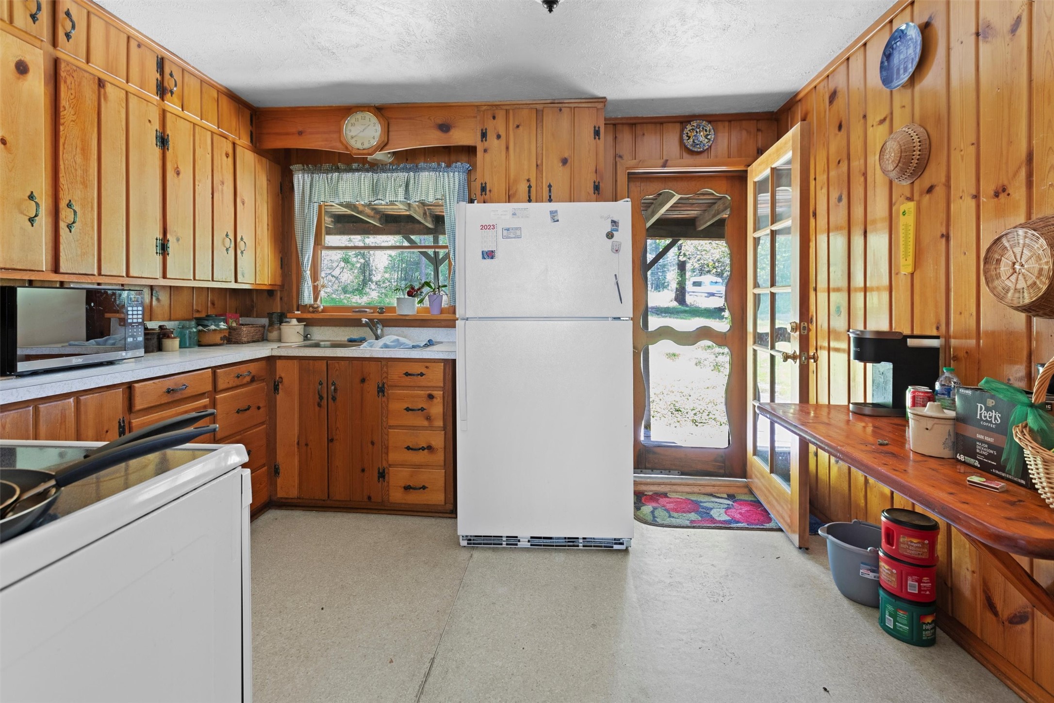9055 Highway 35