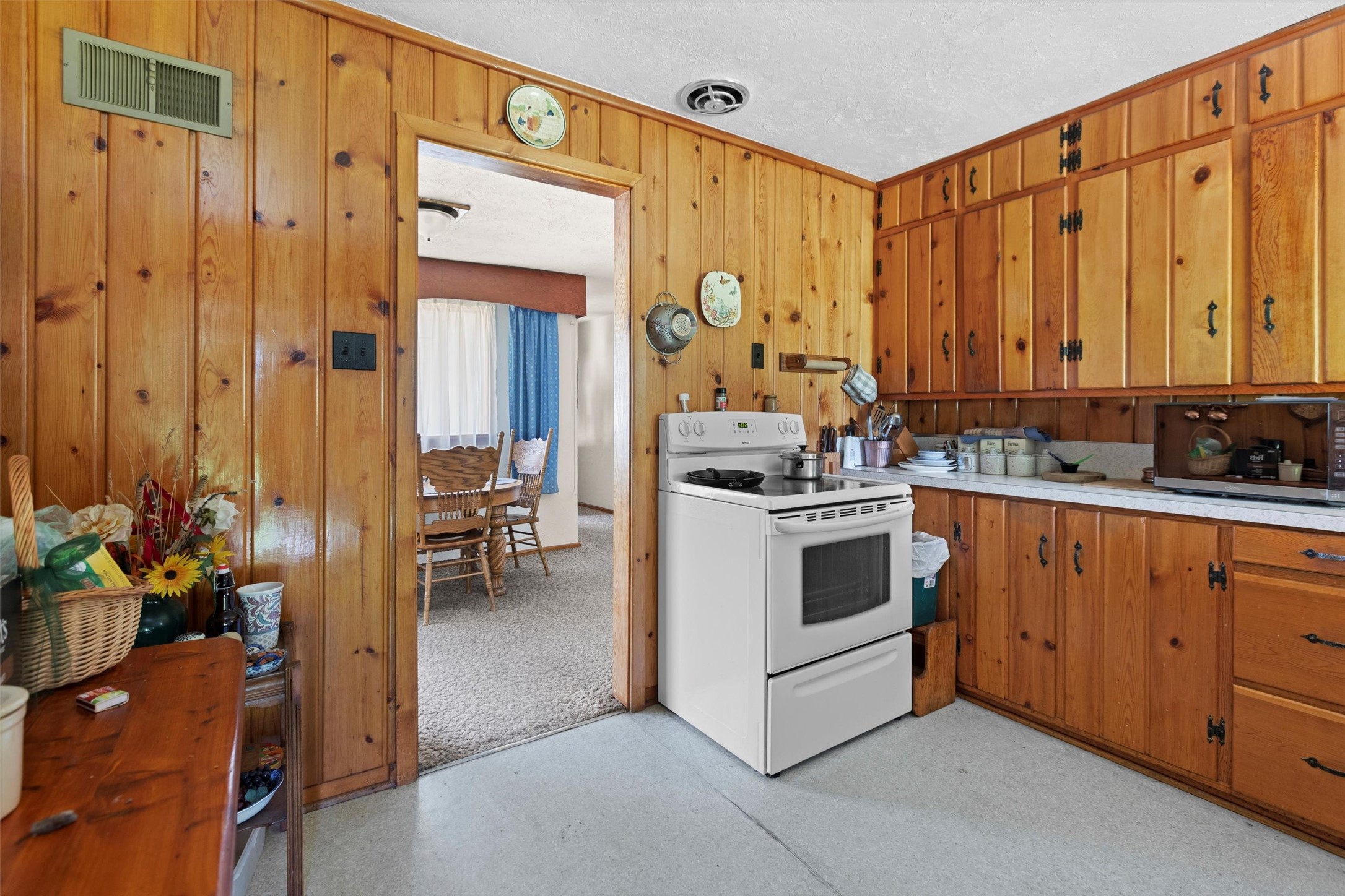 9055 Highway 35