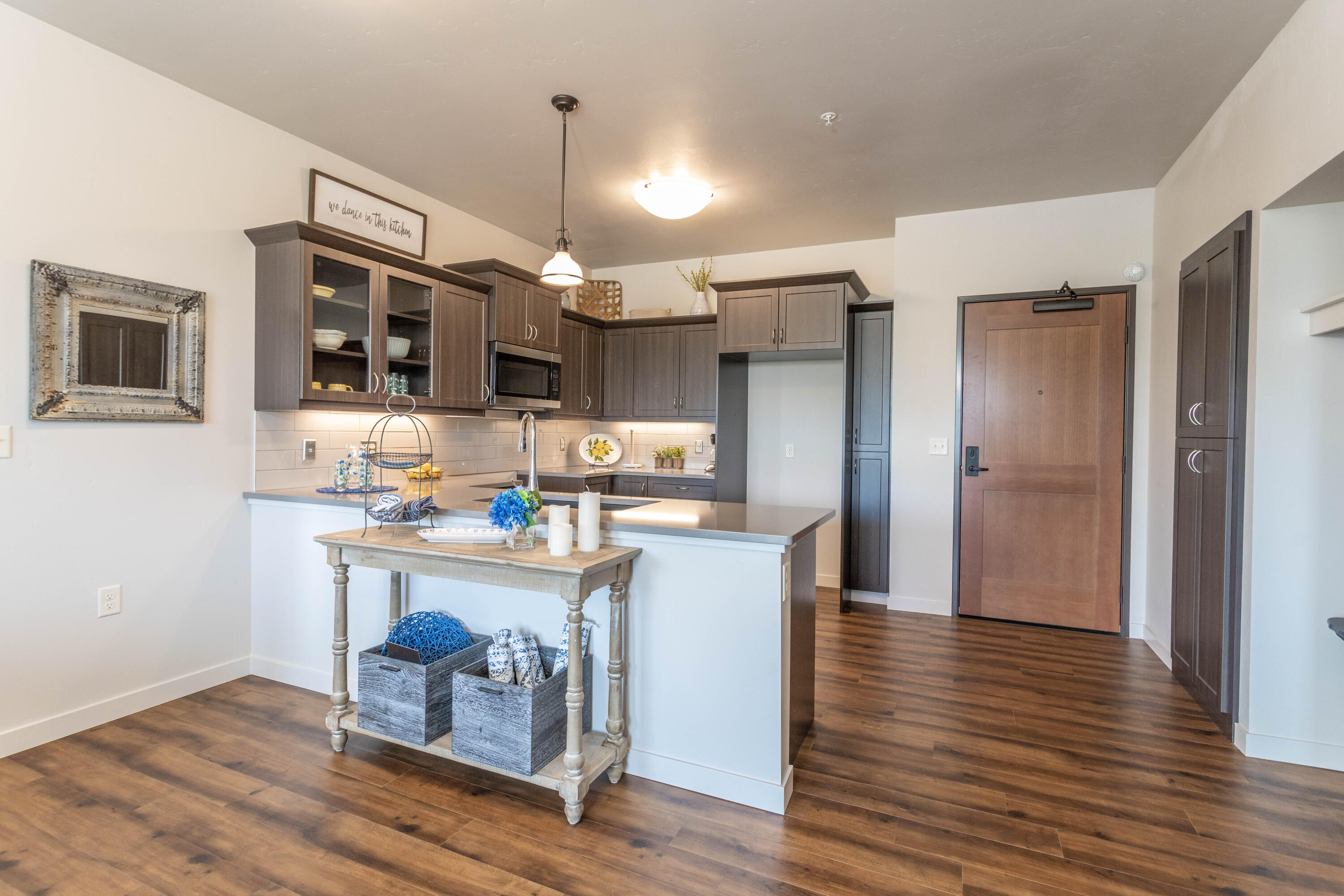 100 Woodlands Way W-401