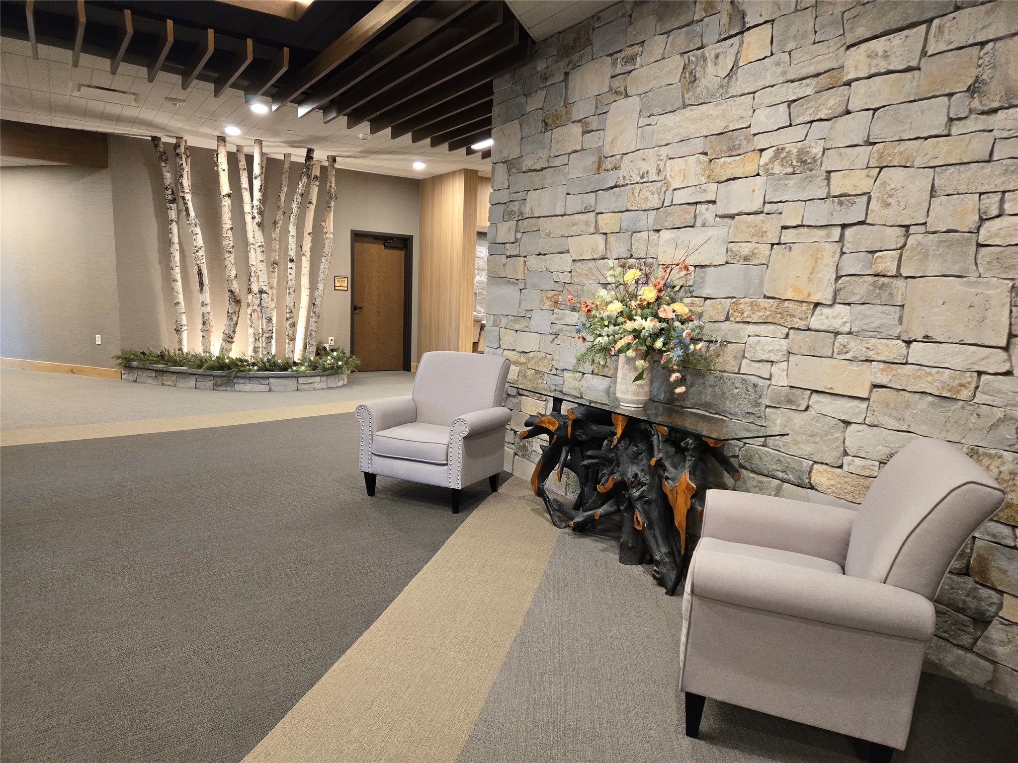 100 Woodlands Way S-211