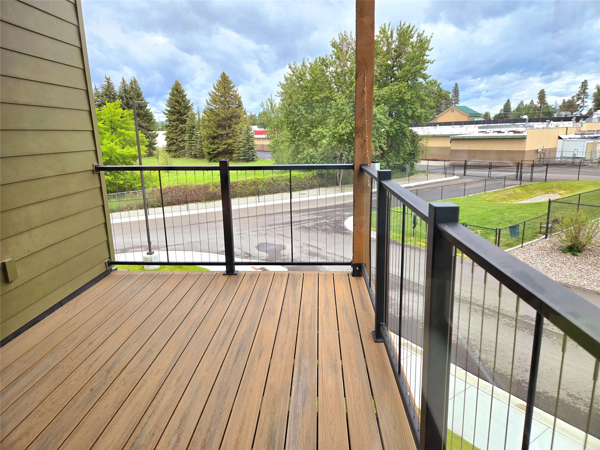 100 Woodlands Way S-211