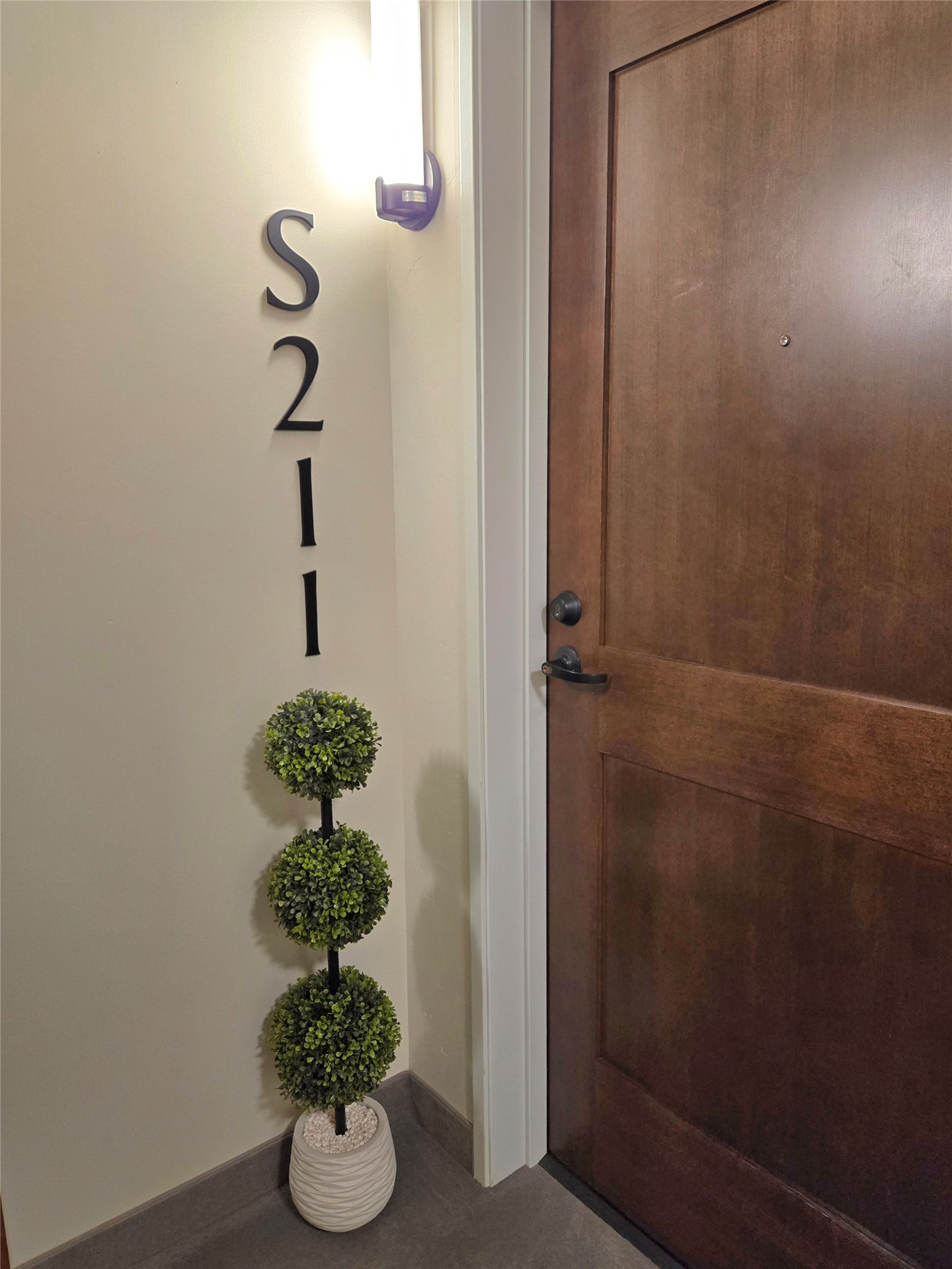 100 Woodlands Way S-211