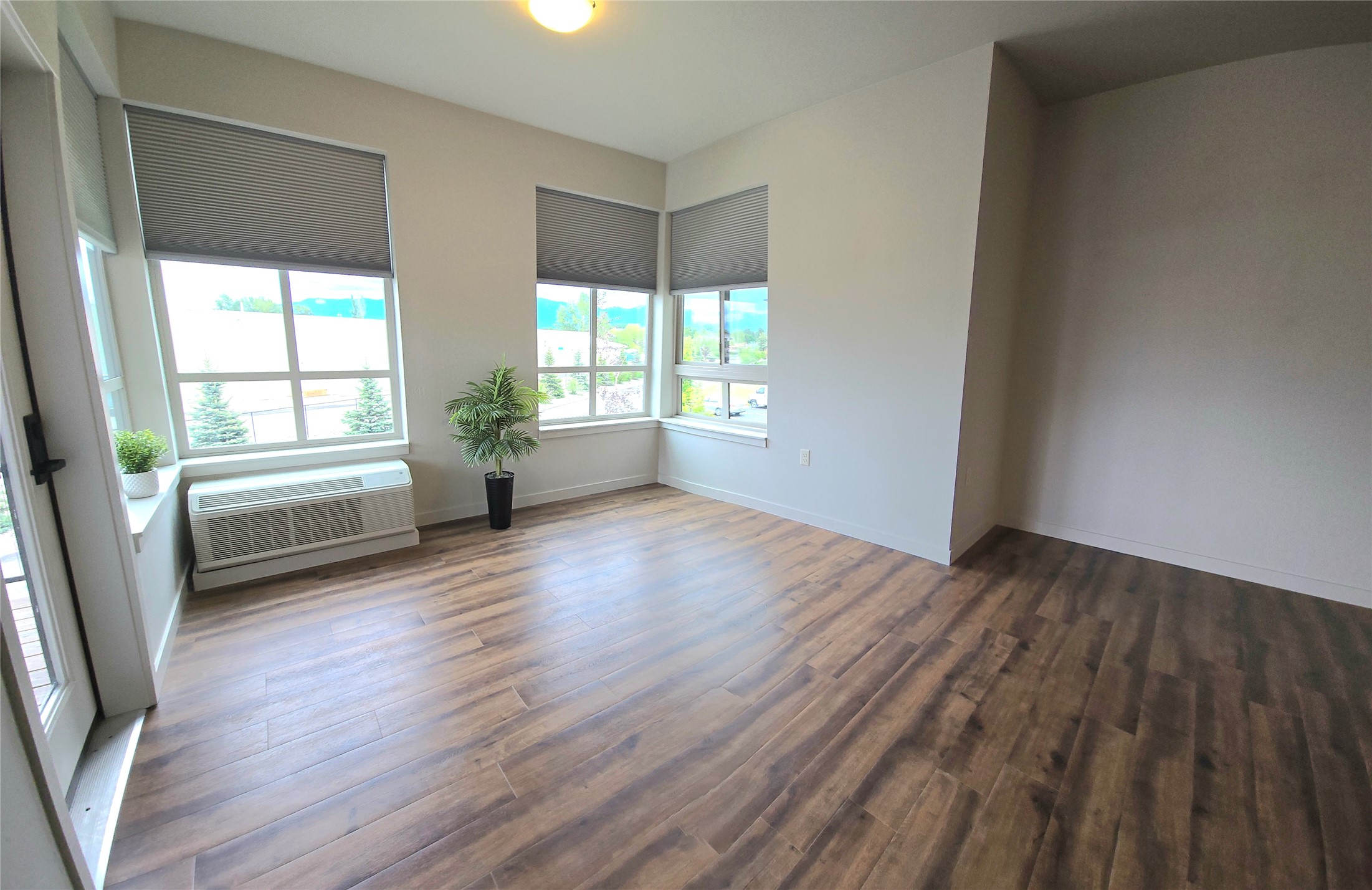 100 Woodlands Way S-211