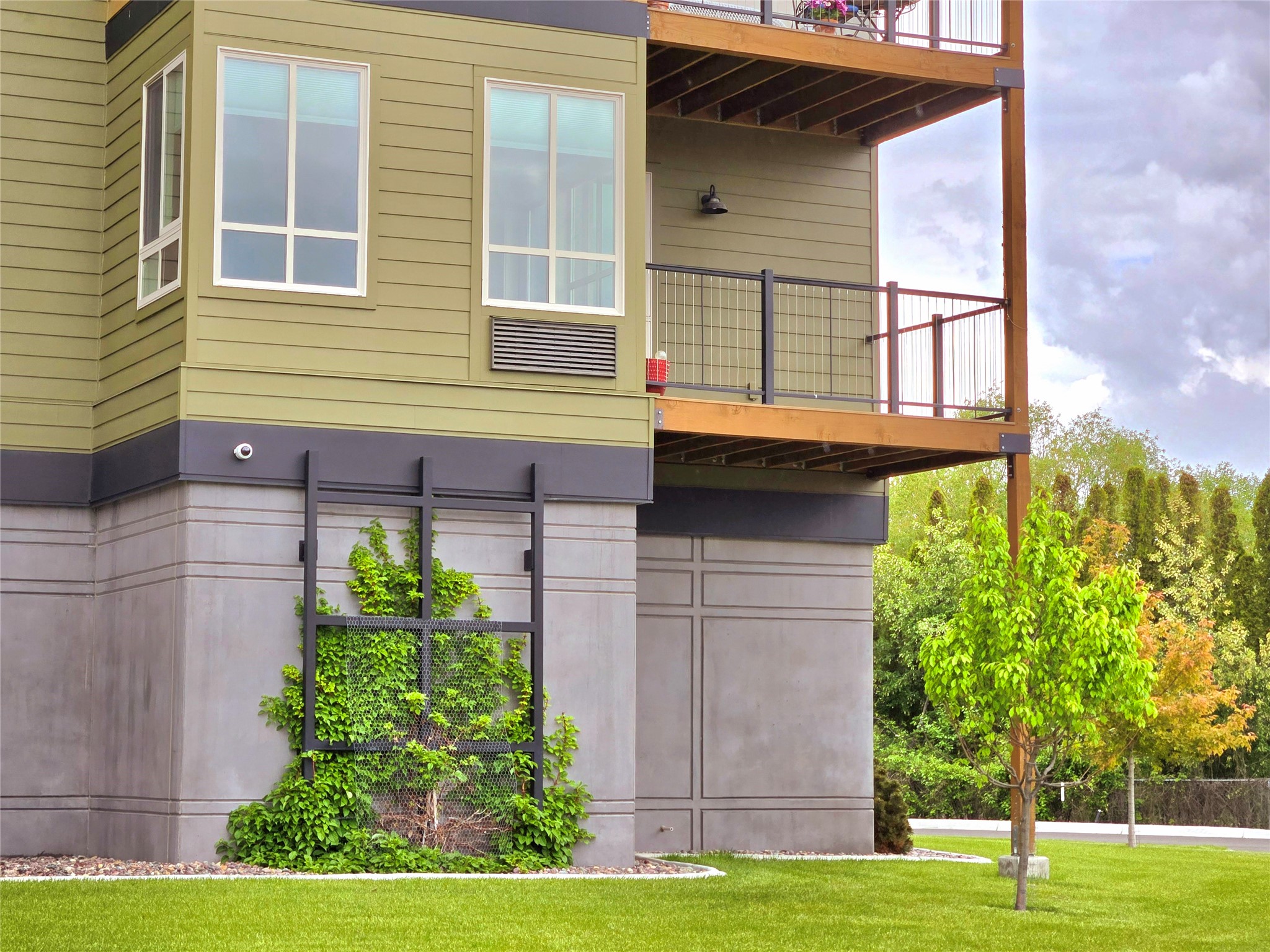 100 Woodlands Way S-211