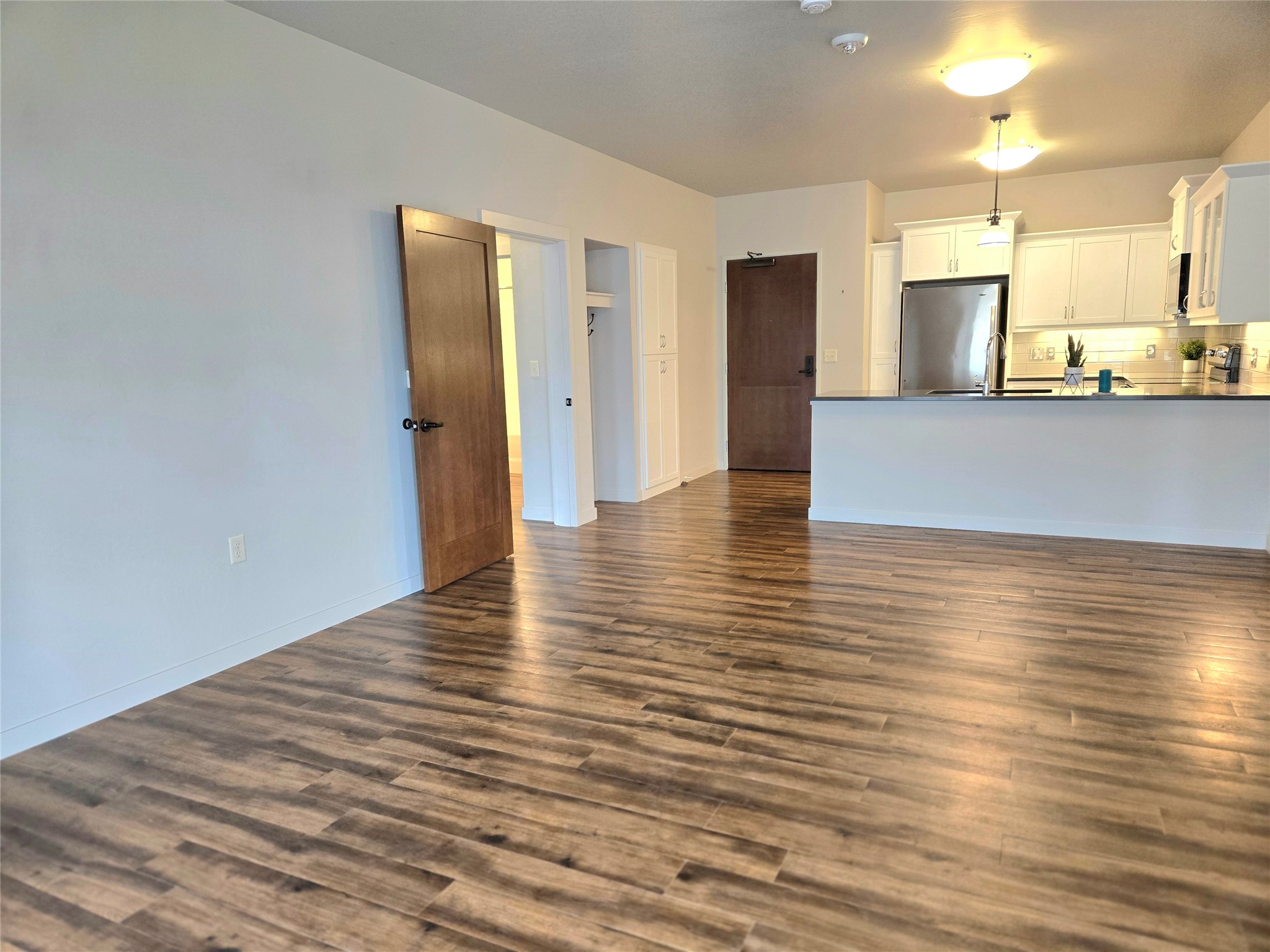 100 Woodlands Way S-211