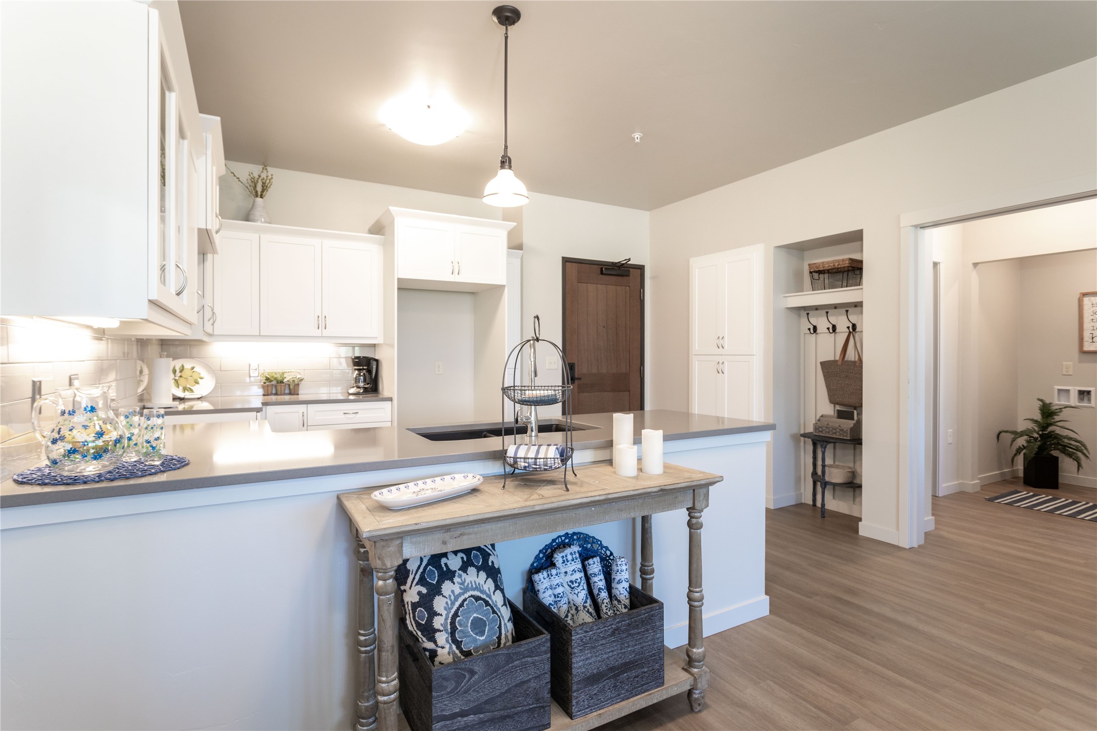 100 Woodlands Way W-402