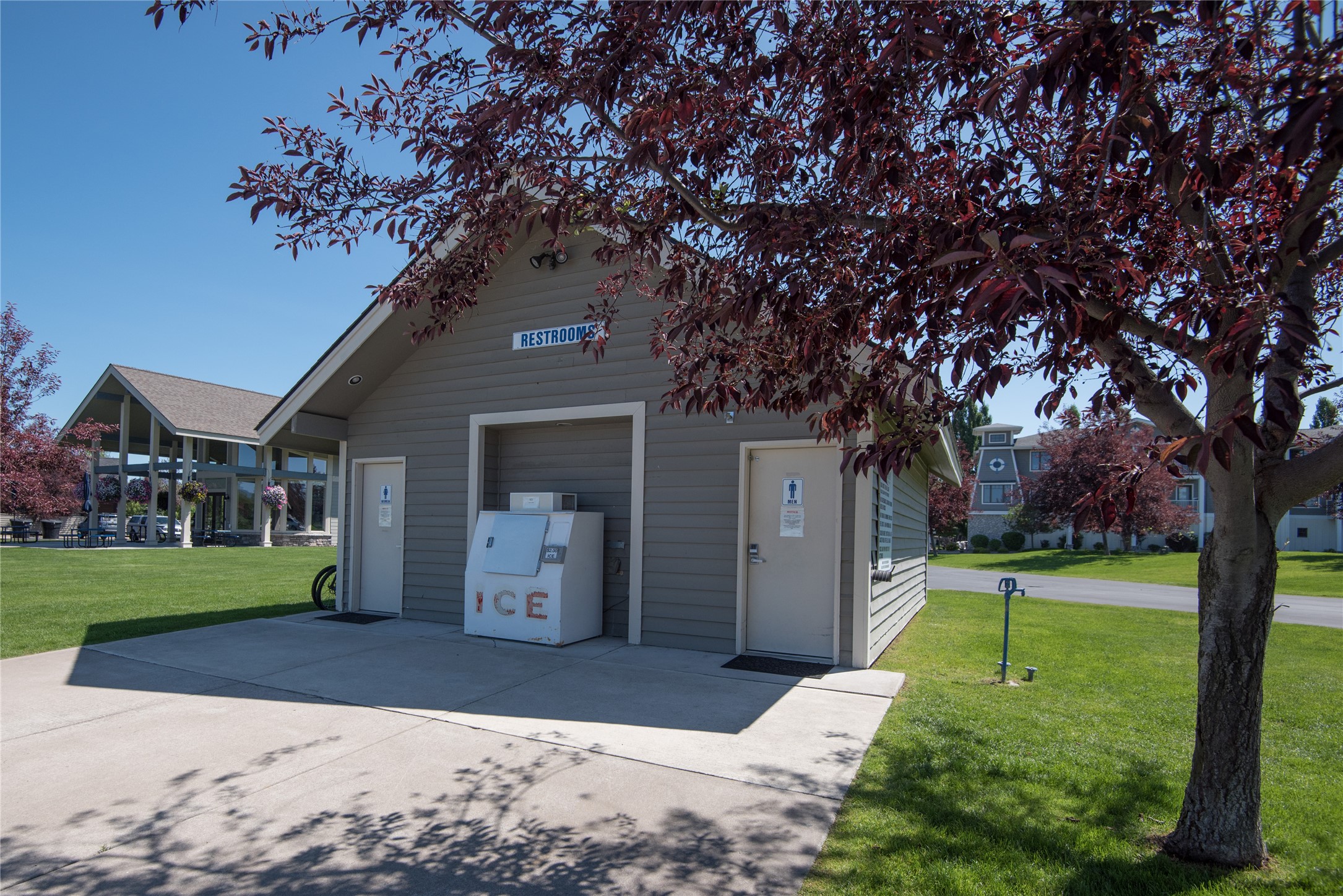 A 33 Eagle Bend Yacht Harbor, 44'