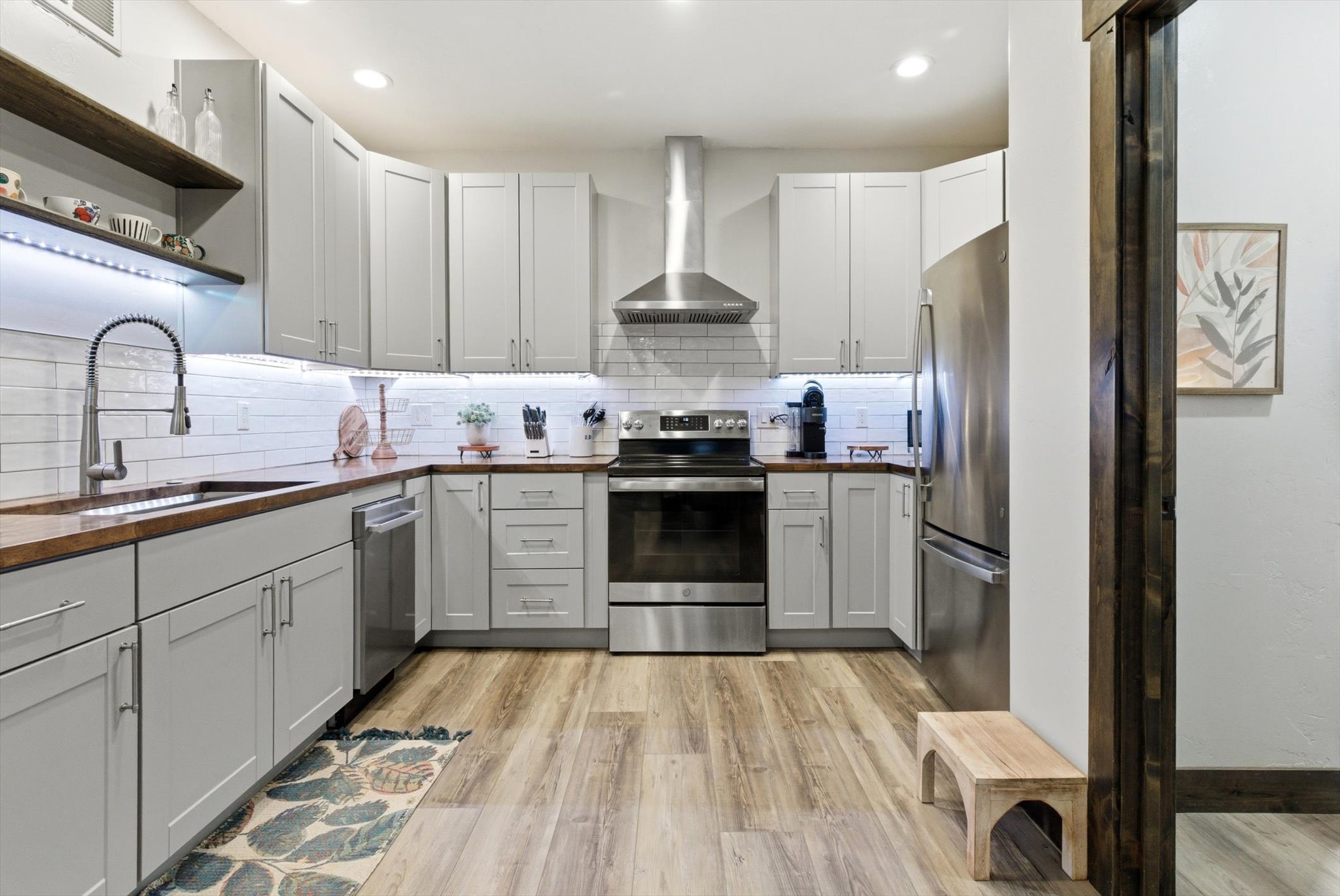 459 Electric Avenue K