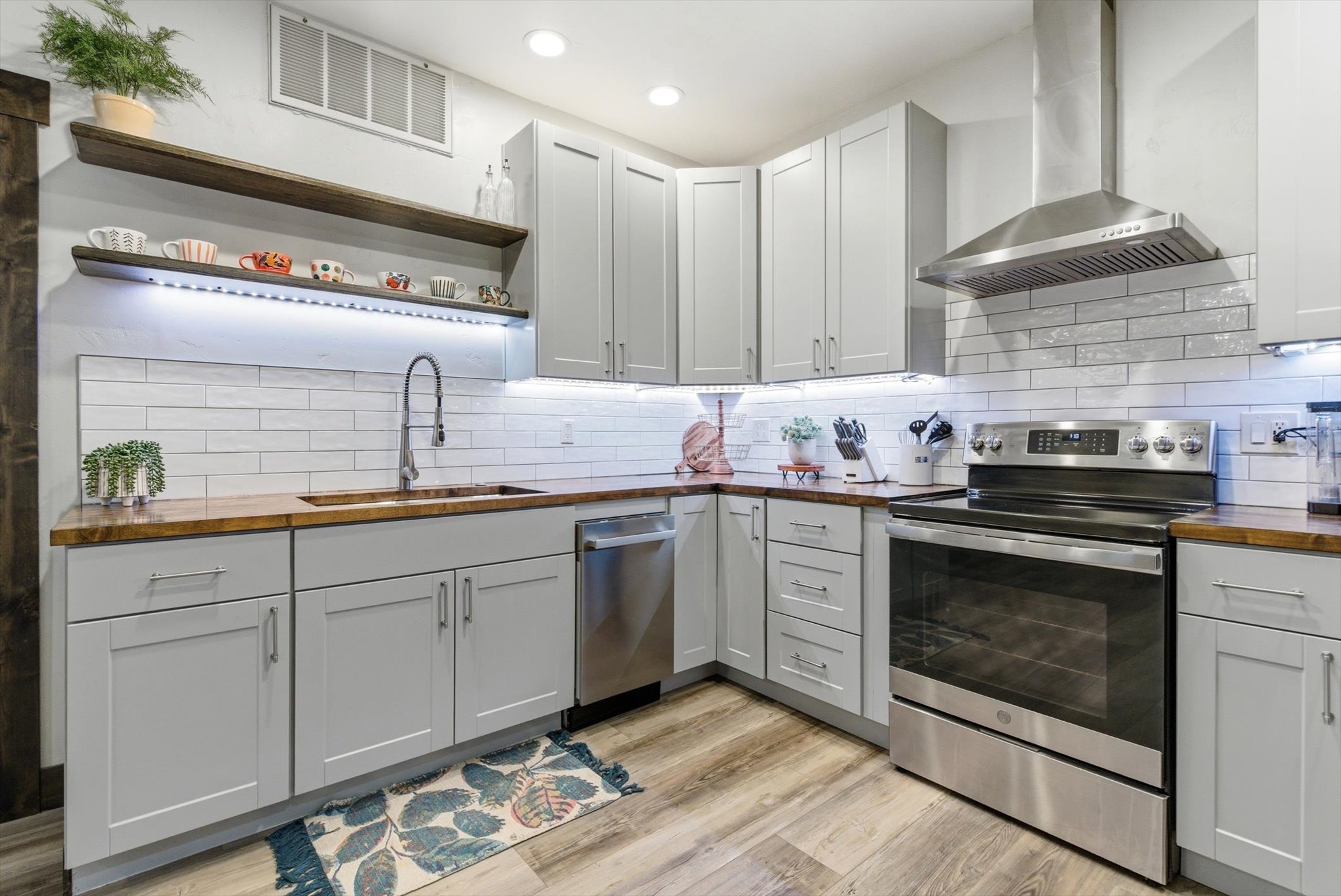 459 Electric Avenue K