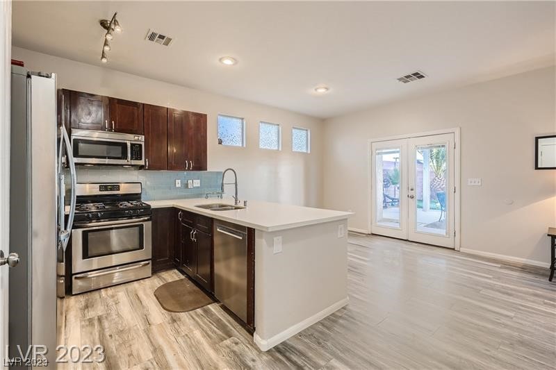 860 Viento Del Montagna Avenue