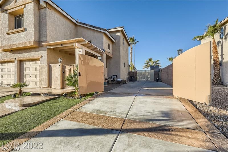 860 Viento Del Montagna Avenue