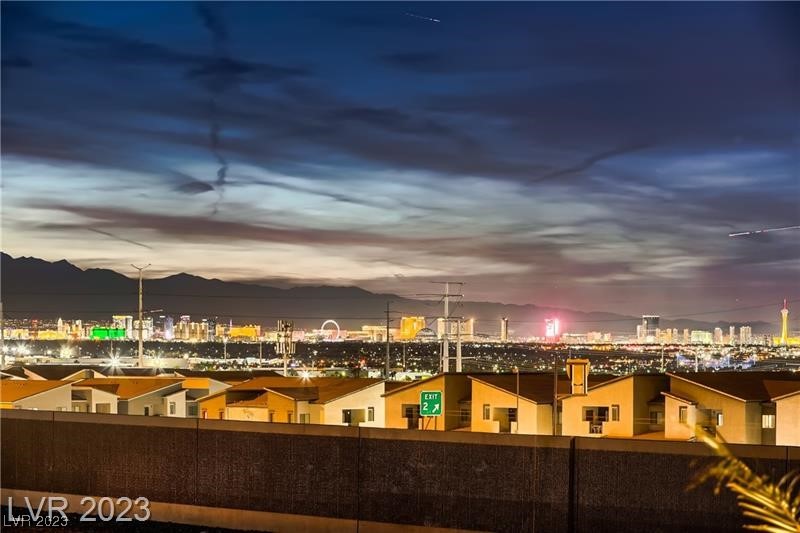 860 Viento Del Montagna Avenue