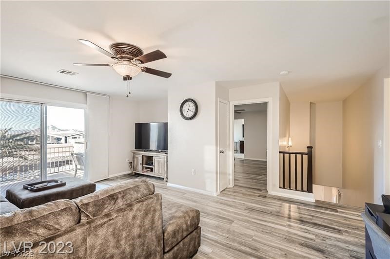 860 Viento Del Montagna Avenue