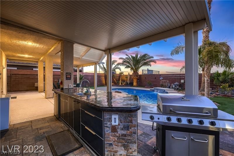 860 Viento Del Montagna Avenue