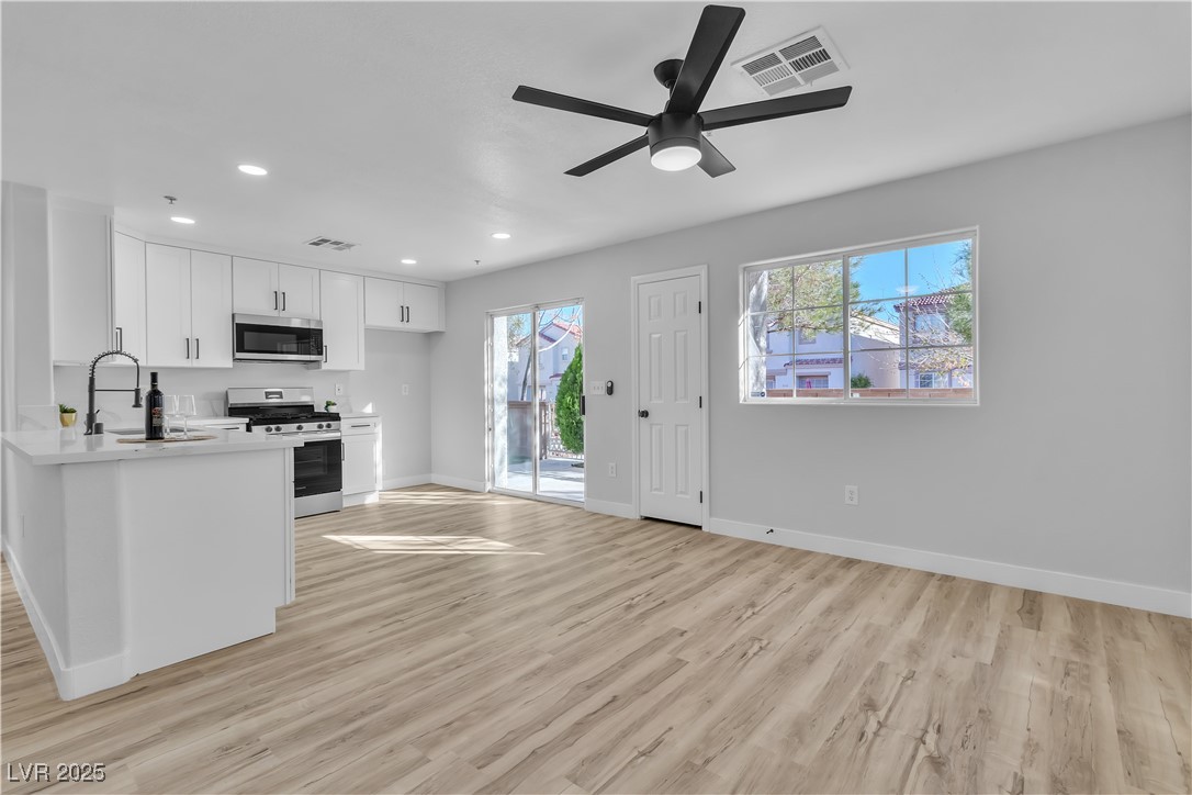 3137 Sunrise Cove Avenue
