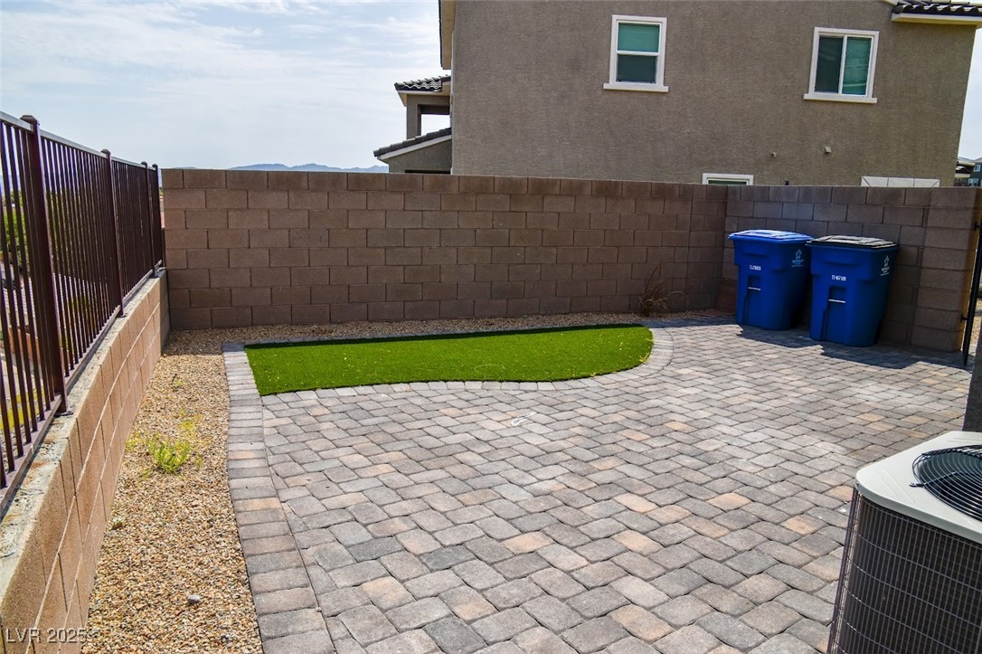 356 Rosefinch Street