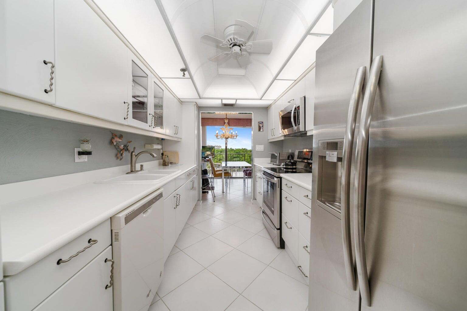 859 Jeffery Street 6070