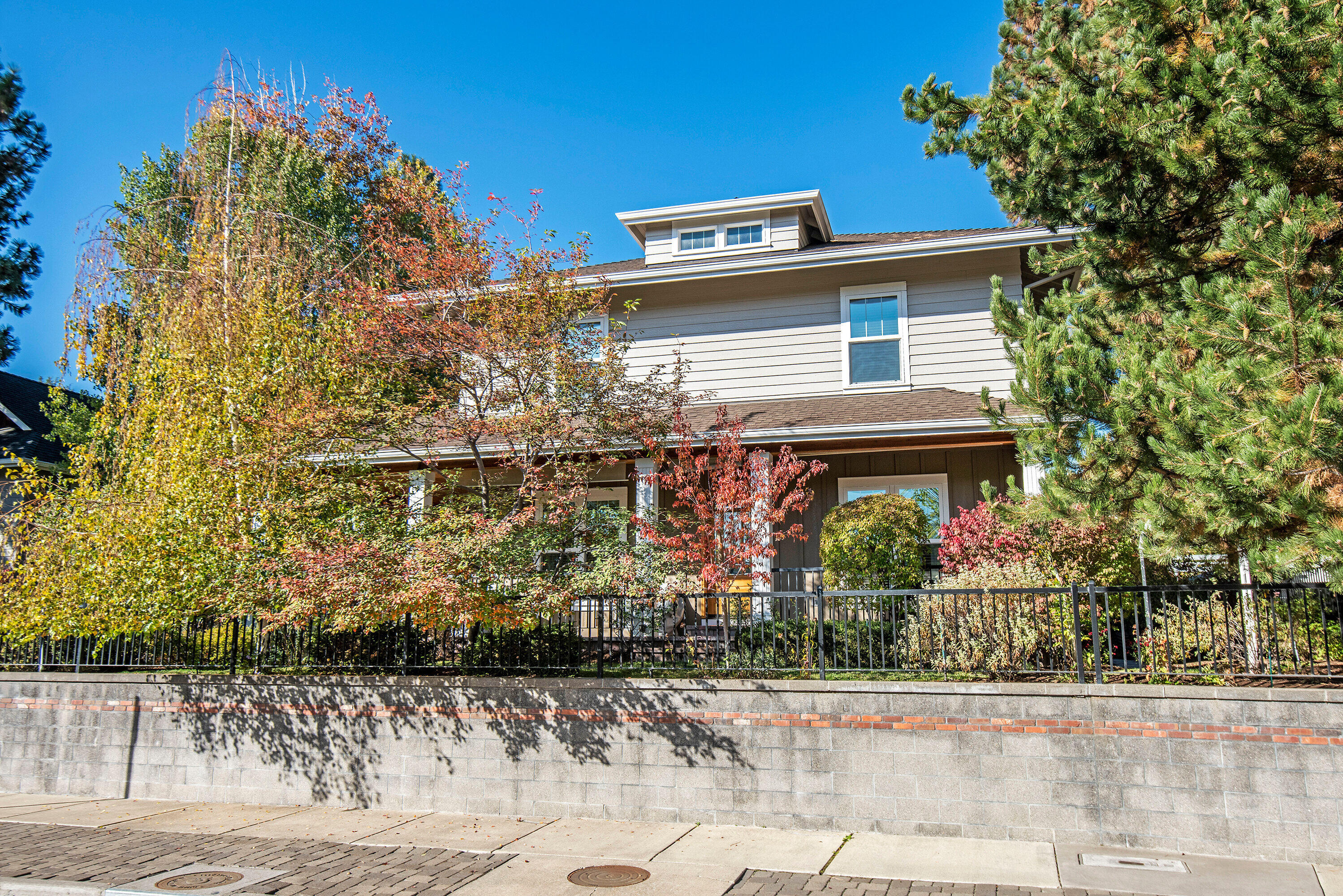 2477 NW Skyline Ranch Road