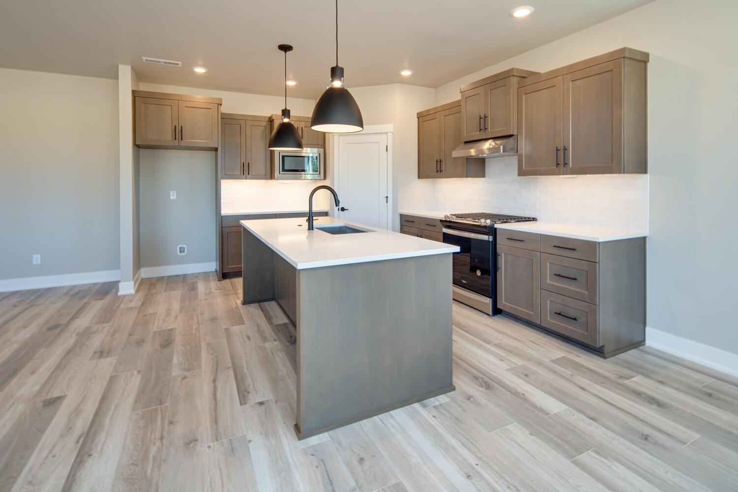 4709 SW Badger Creek Drive