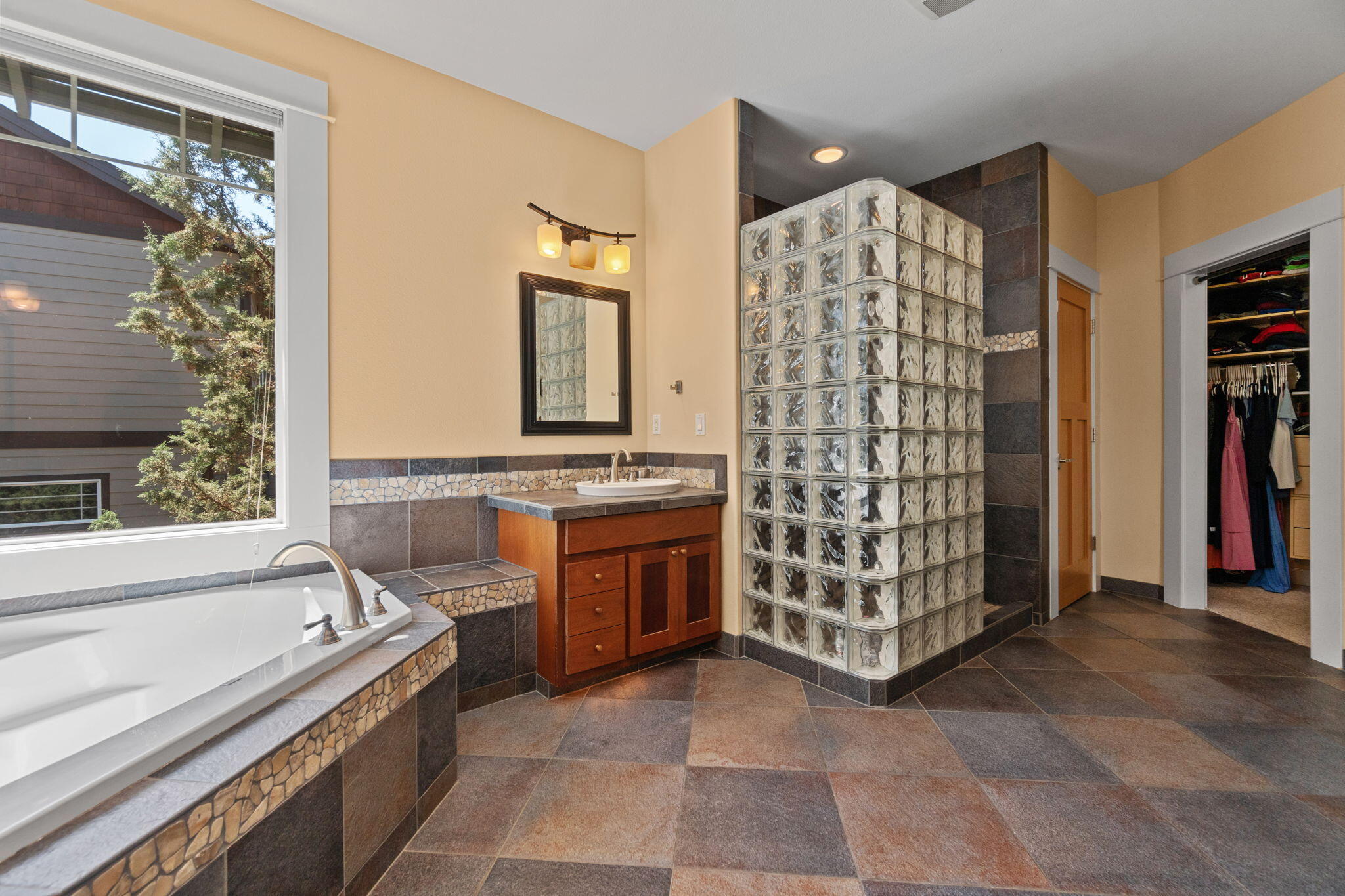 3430 NW Bryce Canyon Lane