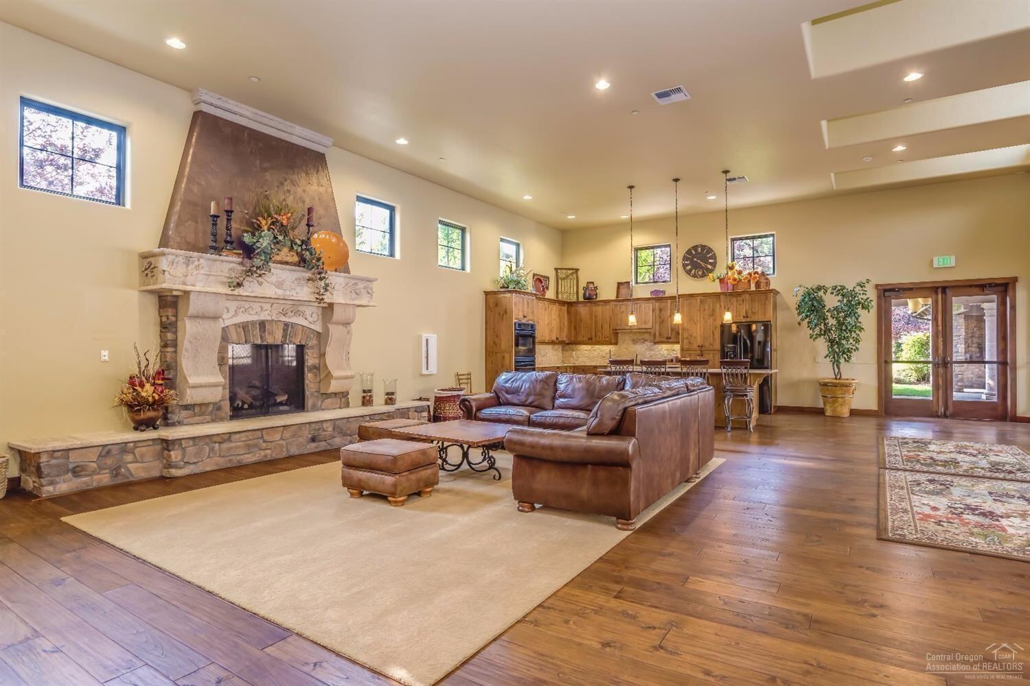 63171 NW Via Palazzo