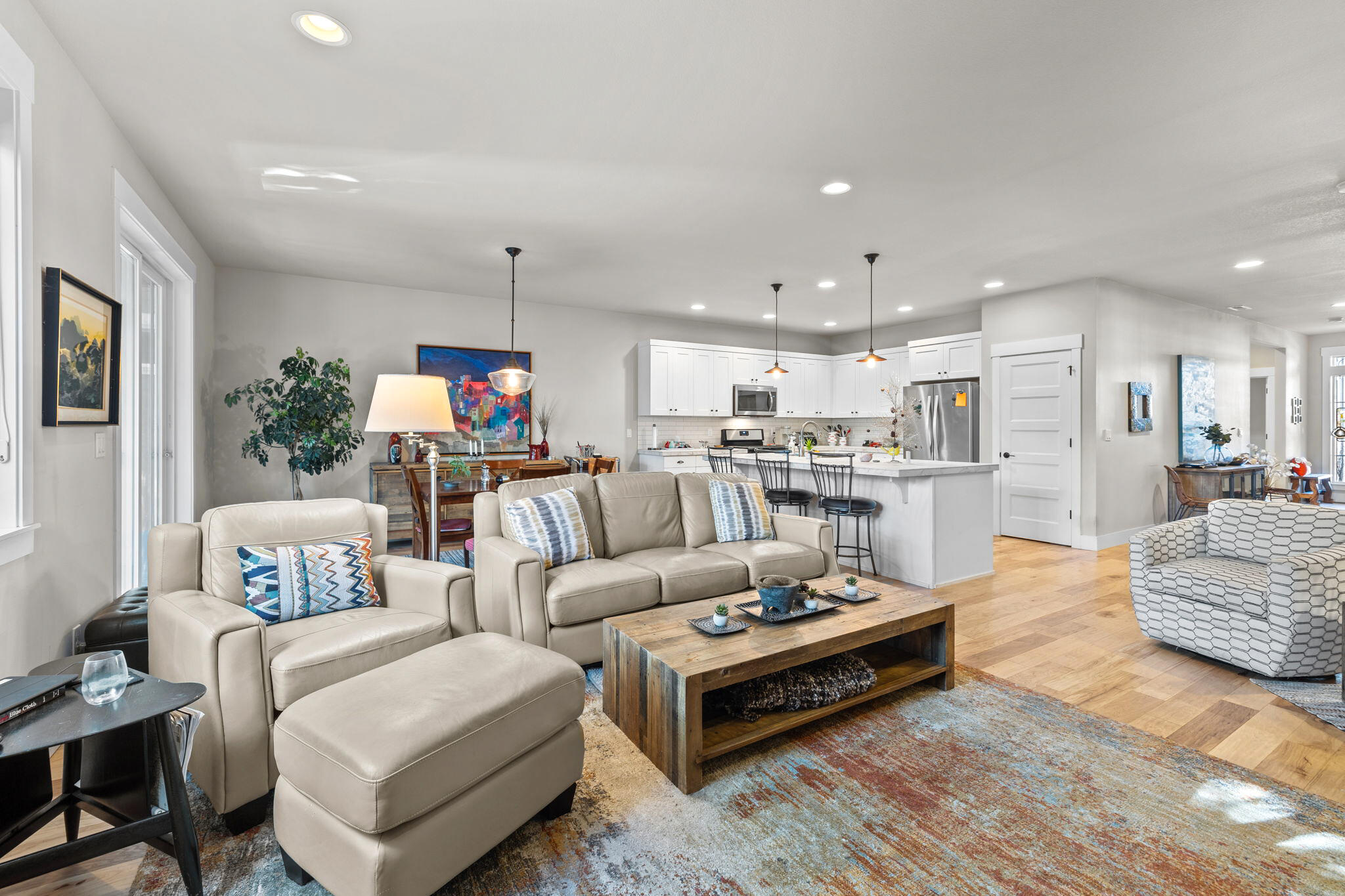 1258 NE Hoover Loop